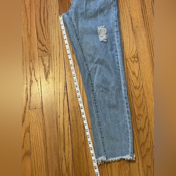 Shein High Waisted Mom Jean Distressed Size XS - Picture 9 of 15